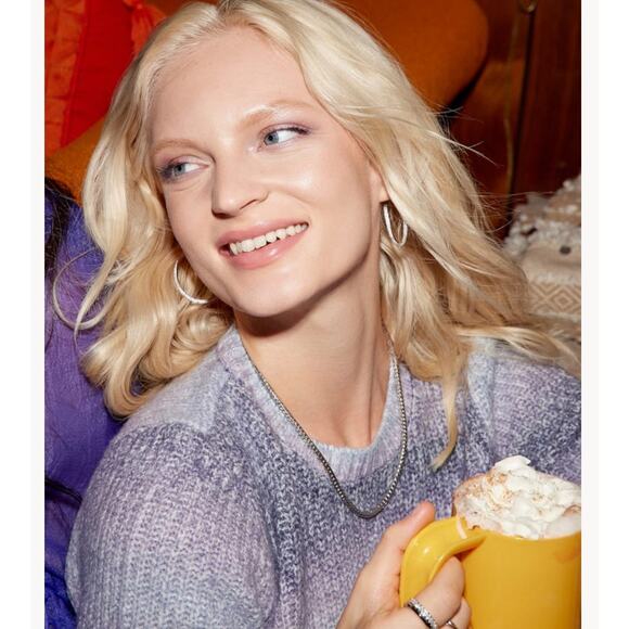 NWT! Kendra Scott Ella Silver Twist Hoop Earrings in White CZ - Picture 4 of 5